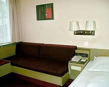 Boulevard 3*