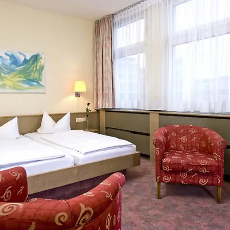 Boulevard Hotel 3*